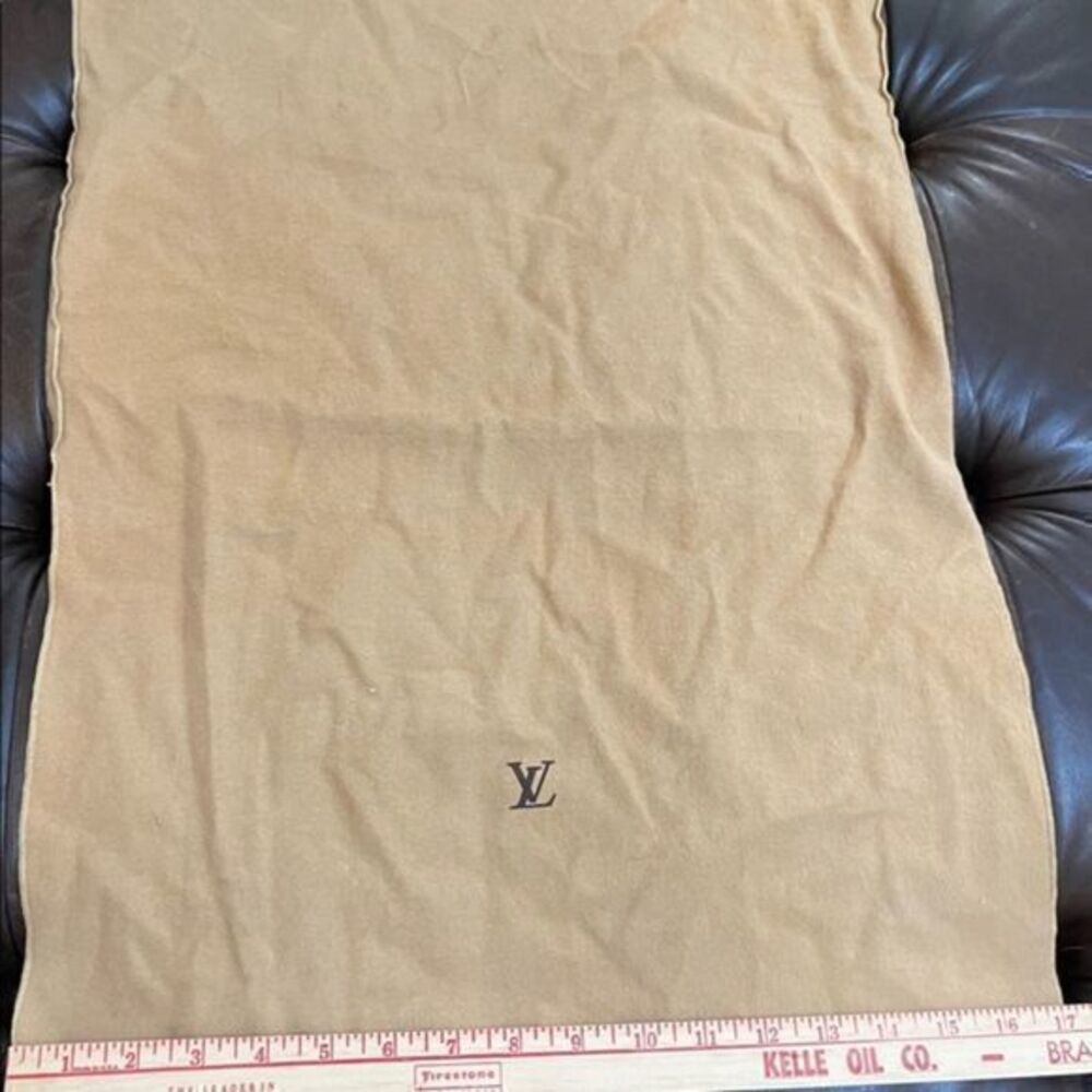 Louis Vuitton dust bag. Preowned. Dimensions:  22 X 17 inches